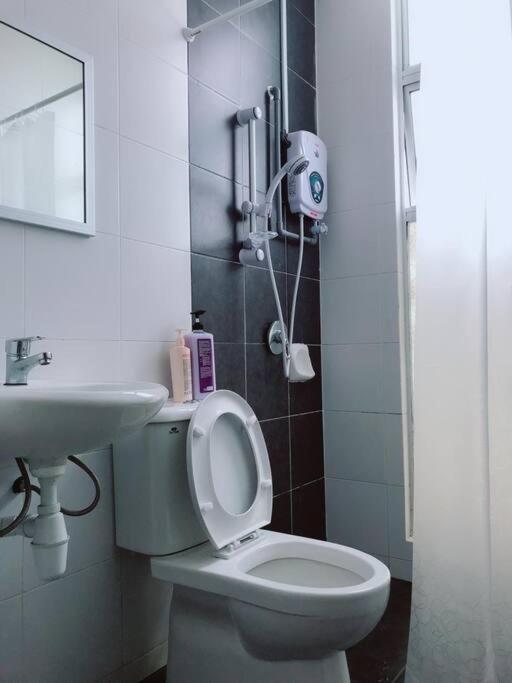 W6Warmstay@Goldenhills/3Rpenthouse/Wifi/Pasarmalamview/2Carpark Бринчанг Экстерьер фото